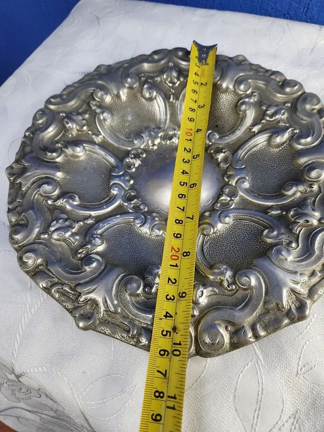 Medalhão  espessurado a prata antigo com suporte para parede - Foto 3