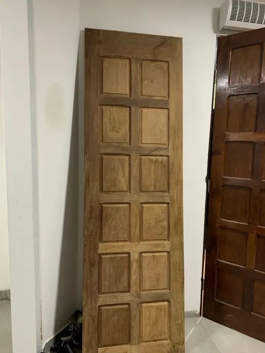Vendo ótimoa uma porta de madeira  maciça pau darco nova - Foto 2
