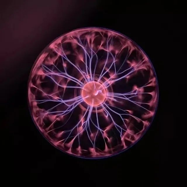 Abajur ou  Globo de plasma com efeitos de luzes e raios