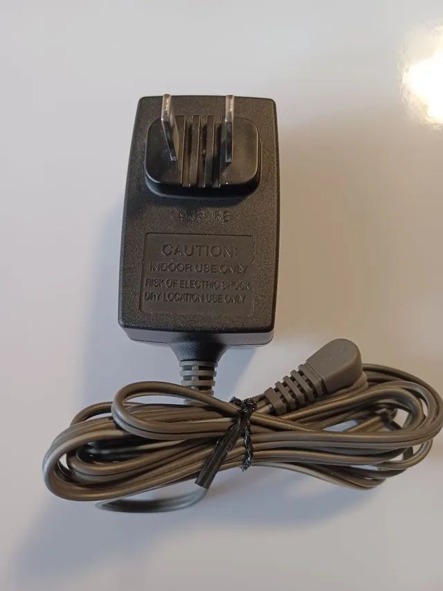 Adaptador Panasonic PQWATC1468LB. Descrição: Input 110V ~ 60Hz 50uA. Output 9V --- 200uA - Foto 4