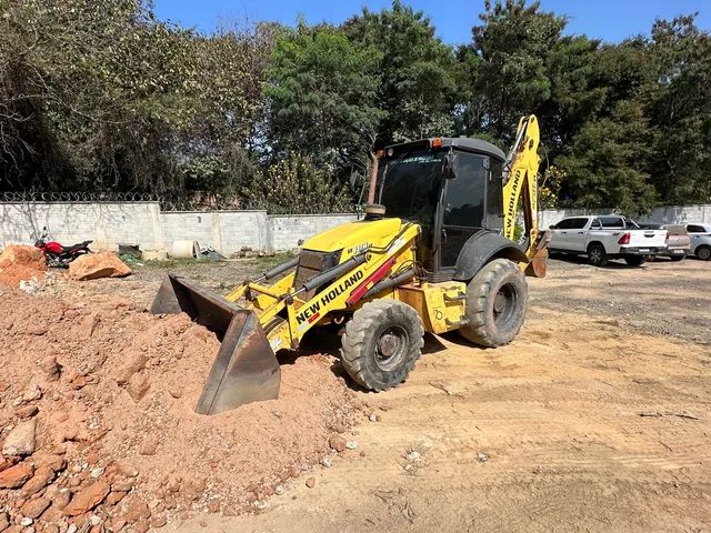 Retroescavadeira New Holland B110 2020 4X4 