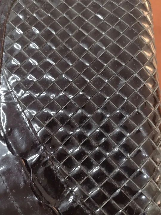 Bolsa carteira em Couro Verniz - Foto 2