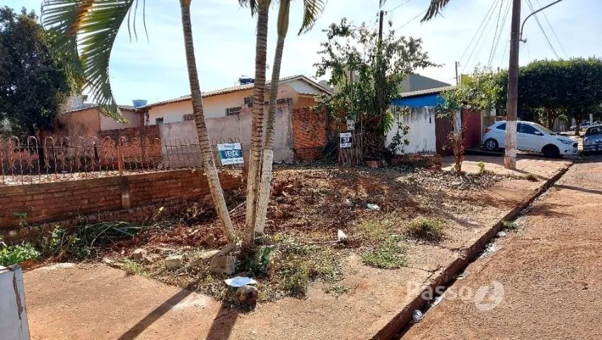 VENDO - TERRENO EM FRNETE Á PRAÇA PARAGUAIA   - Foto 4