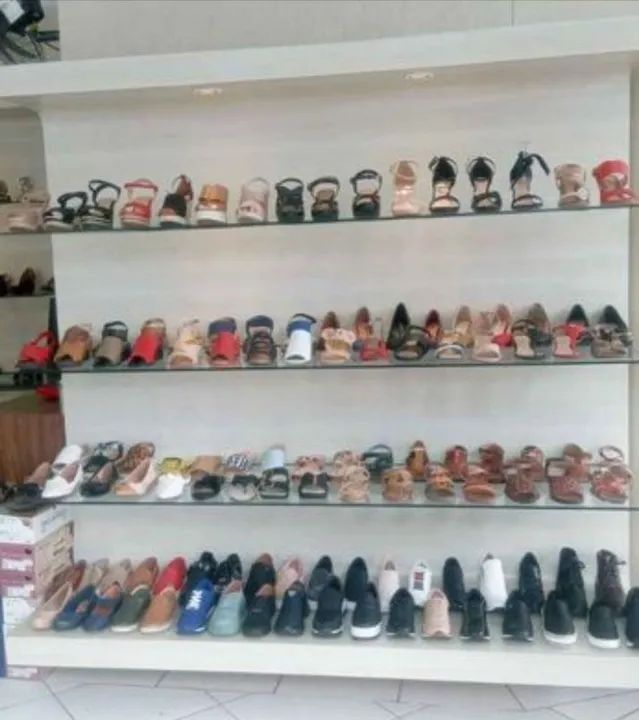 Expositor de vitrine  com bandejas e iluminação.  - Foto 4