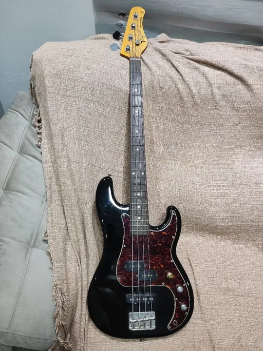 Baixo Tagima TW65 Série Woodstock R$1.000