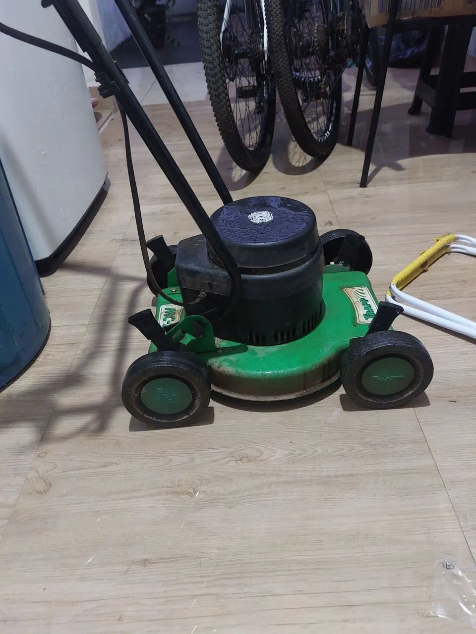 Carrinho de grama elétrico 