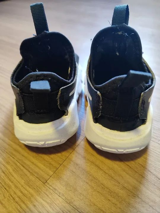 Tênis Nike Bebê - Tamanho 21 - Preto - Foto 2