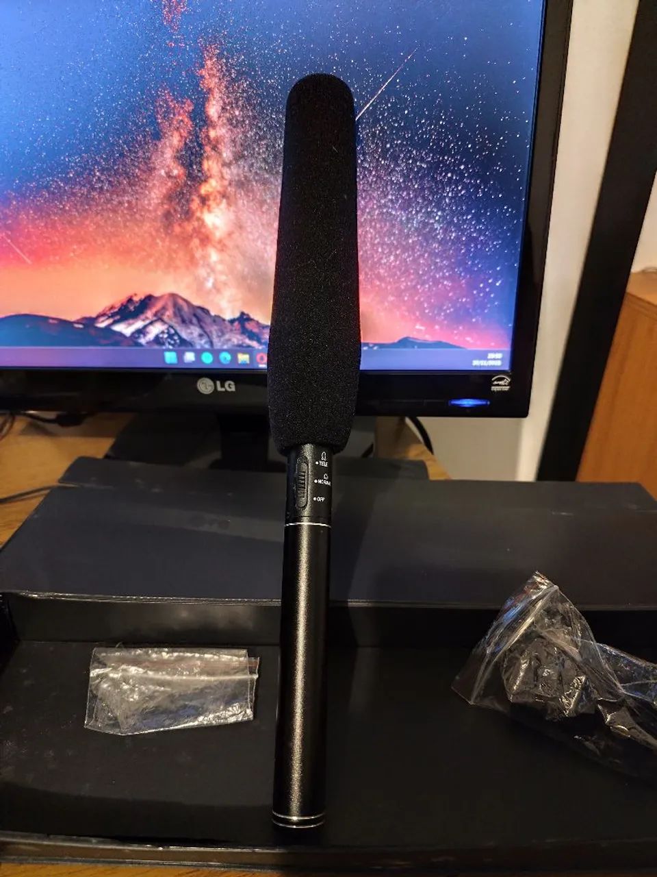 Microfone HT-81 Condensador Unidirecional