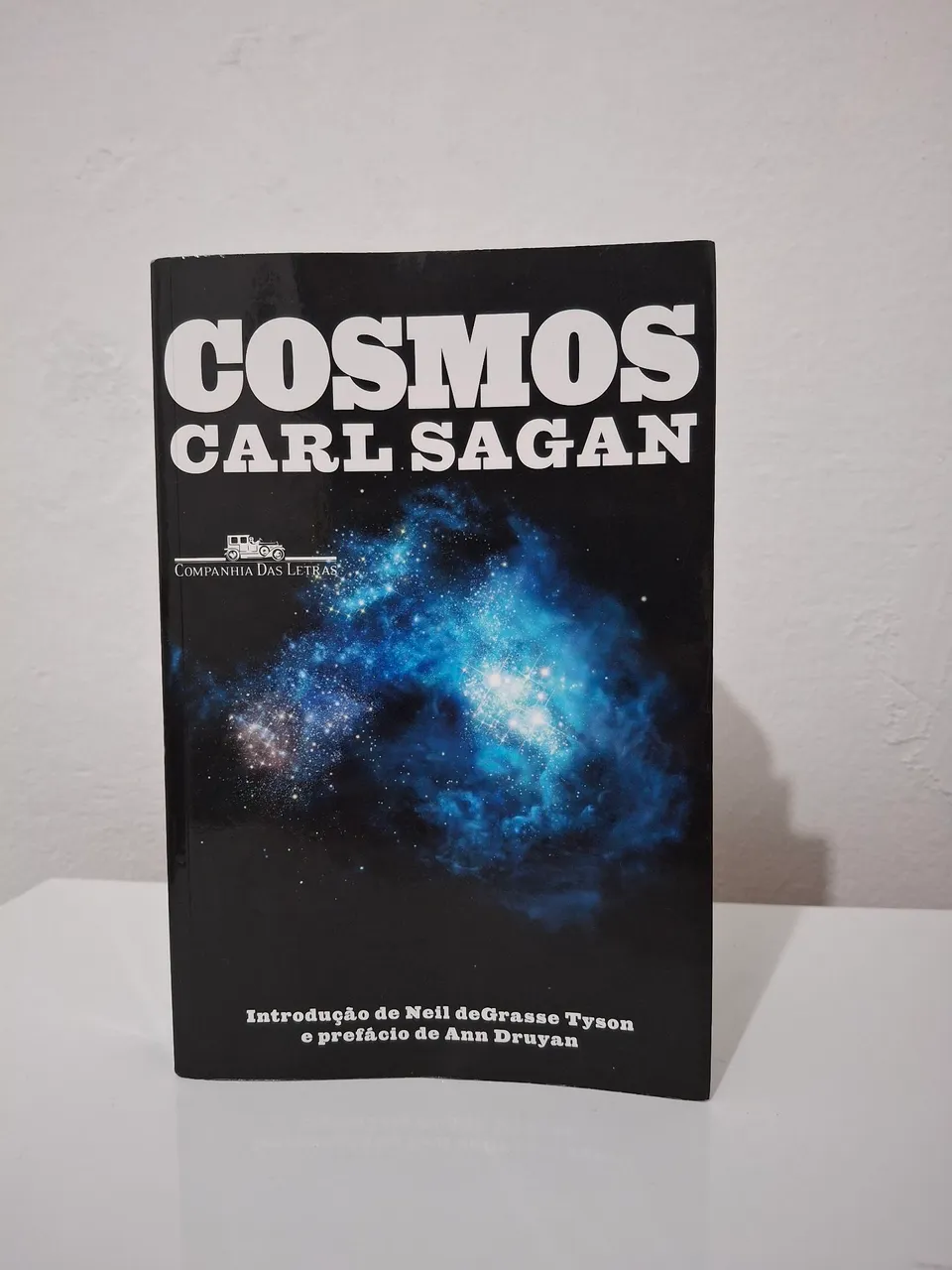 Livro Cosmos de Carl Sagan