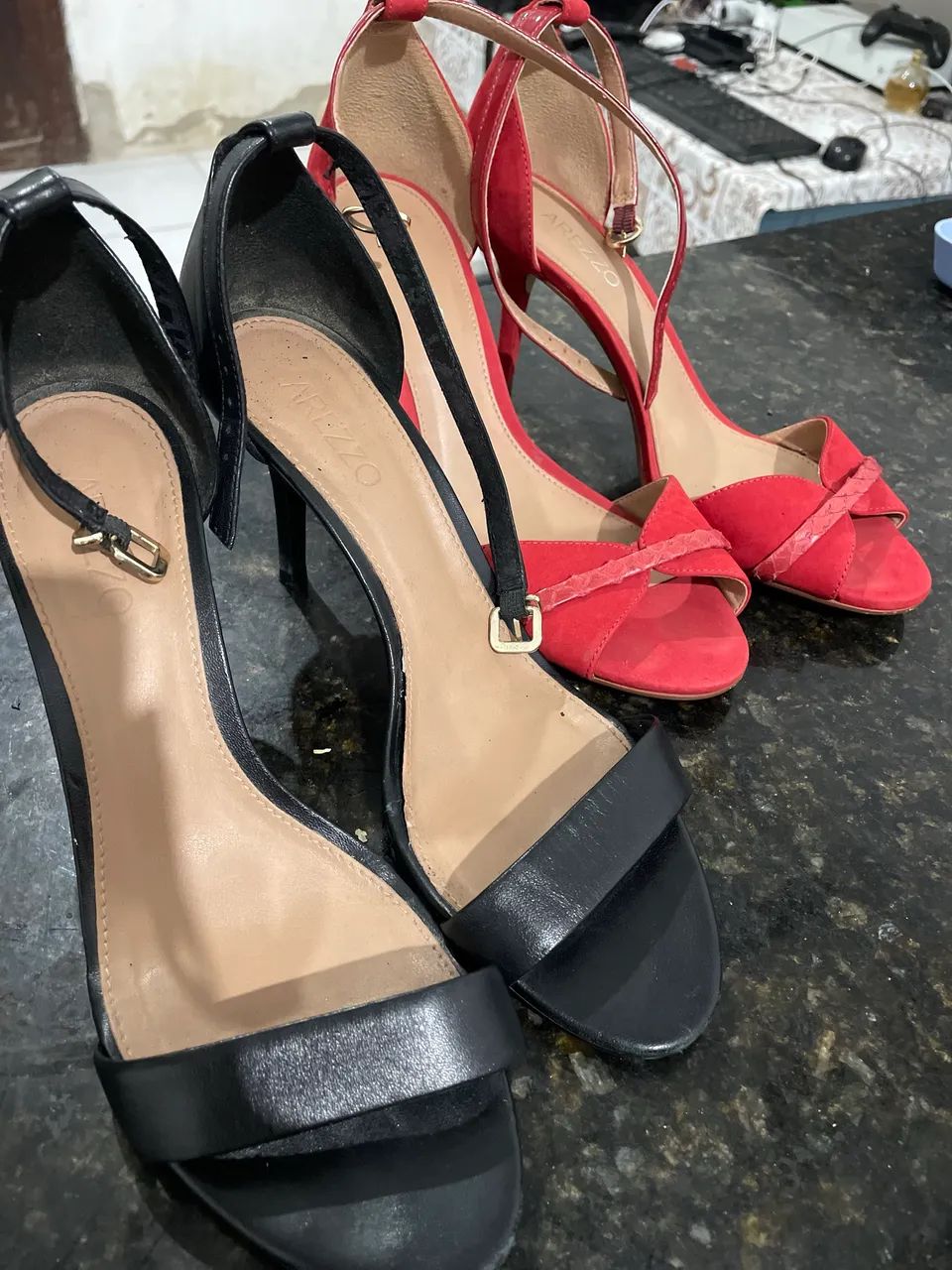 Salto Arezzo vermelho e preto - Foto 2