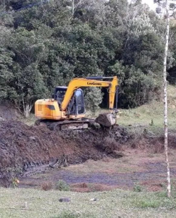 Máquina escavadeira - Foto 2