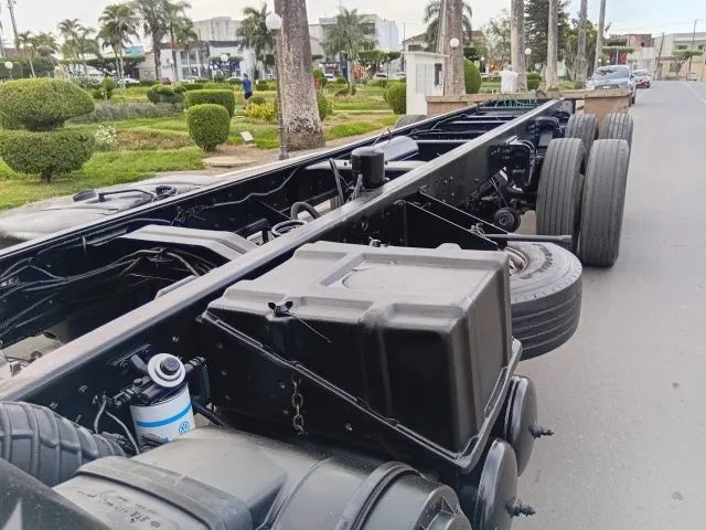 CAMINHÃO VW 24250 3 EIXO - Foto 11