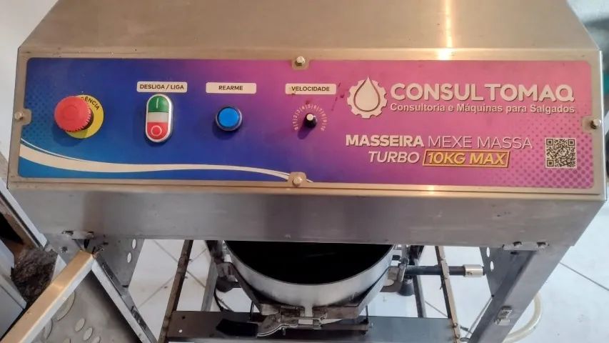 Masseira Planetária de Salgados CONSULTOMAQ MAX - 10KG - A GÁS + 220V + PANELA EXTRA