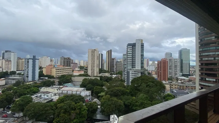 Alugo Apartamento no Edifício Fortim Castelo - 4 Suítes | 250m² | Semi-Imobiliado