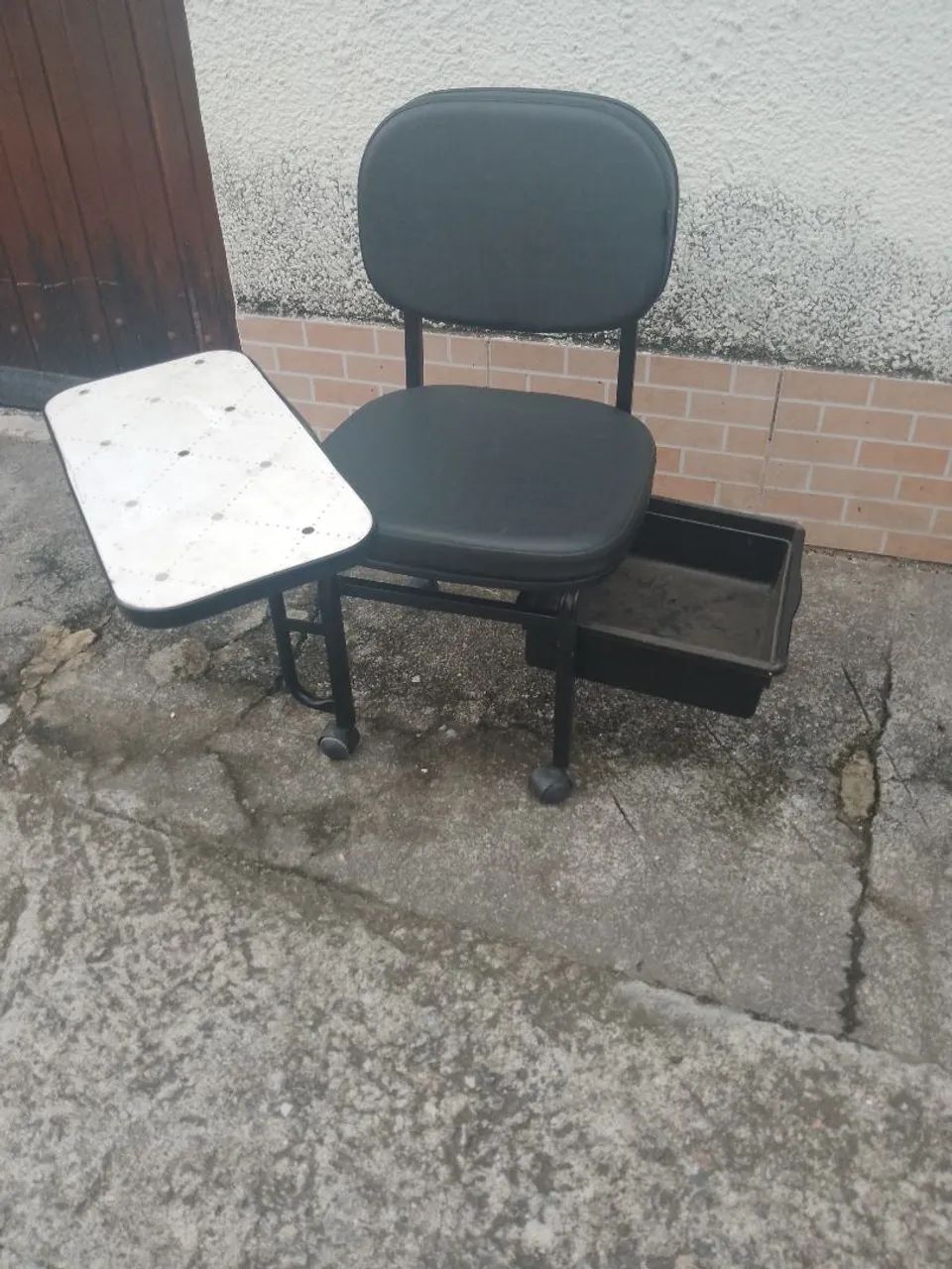 Cadeira de manicure com bandeja