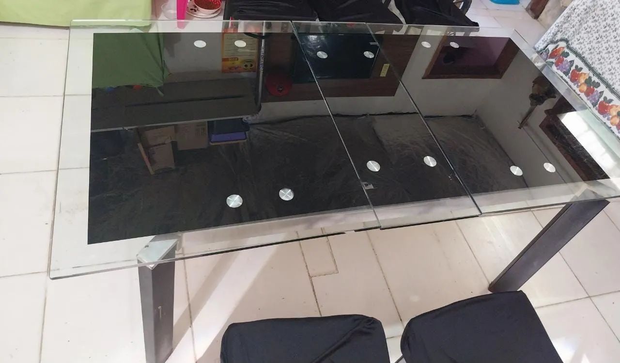Mesa de vidro com estrutura de ferro - Foto 2