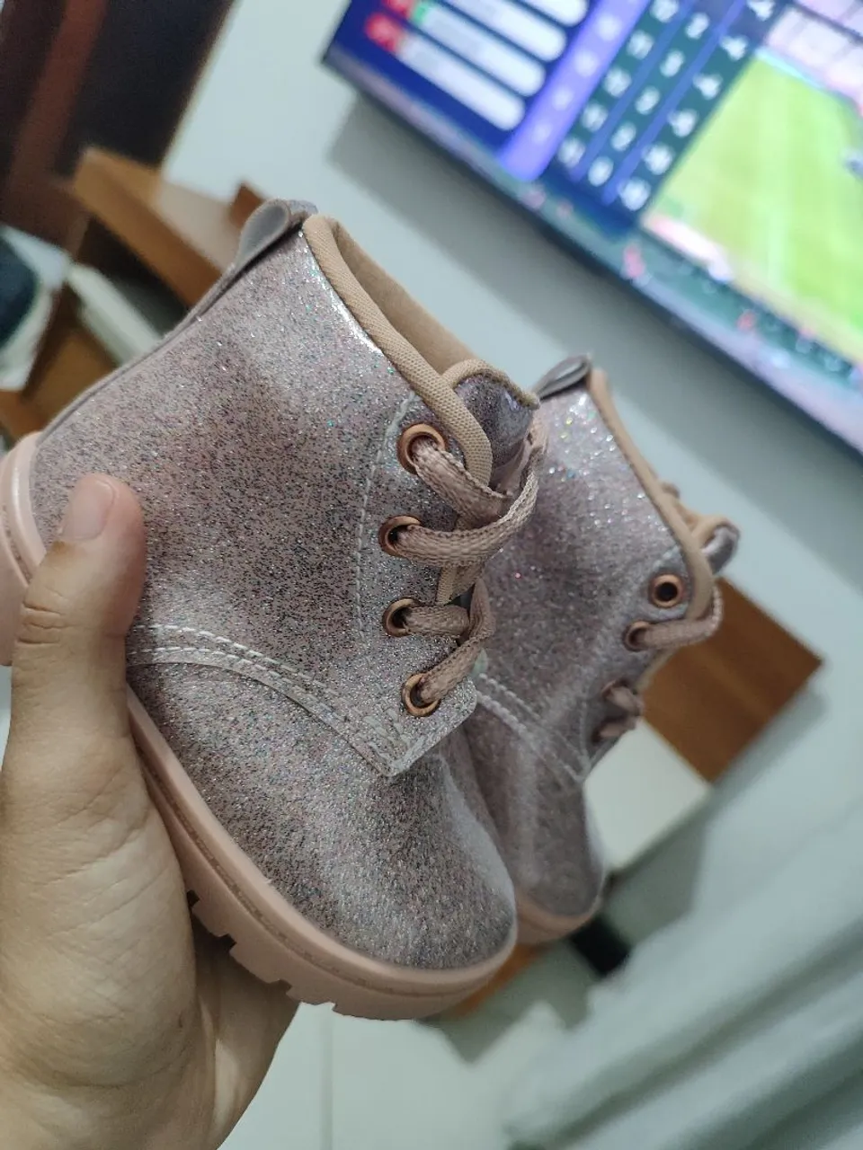 Botinha rosa glitter infantil