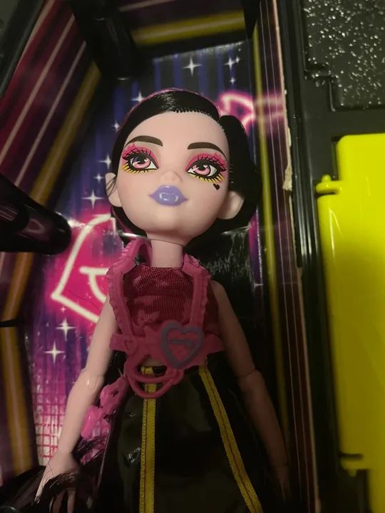 Boneca Monster High Draculaura Neon Frights - Completa - Foto 2