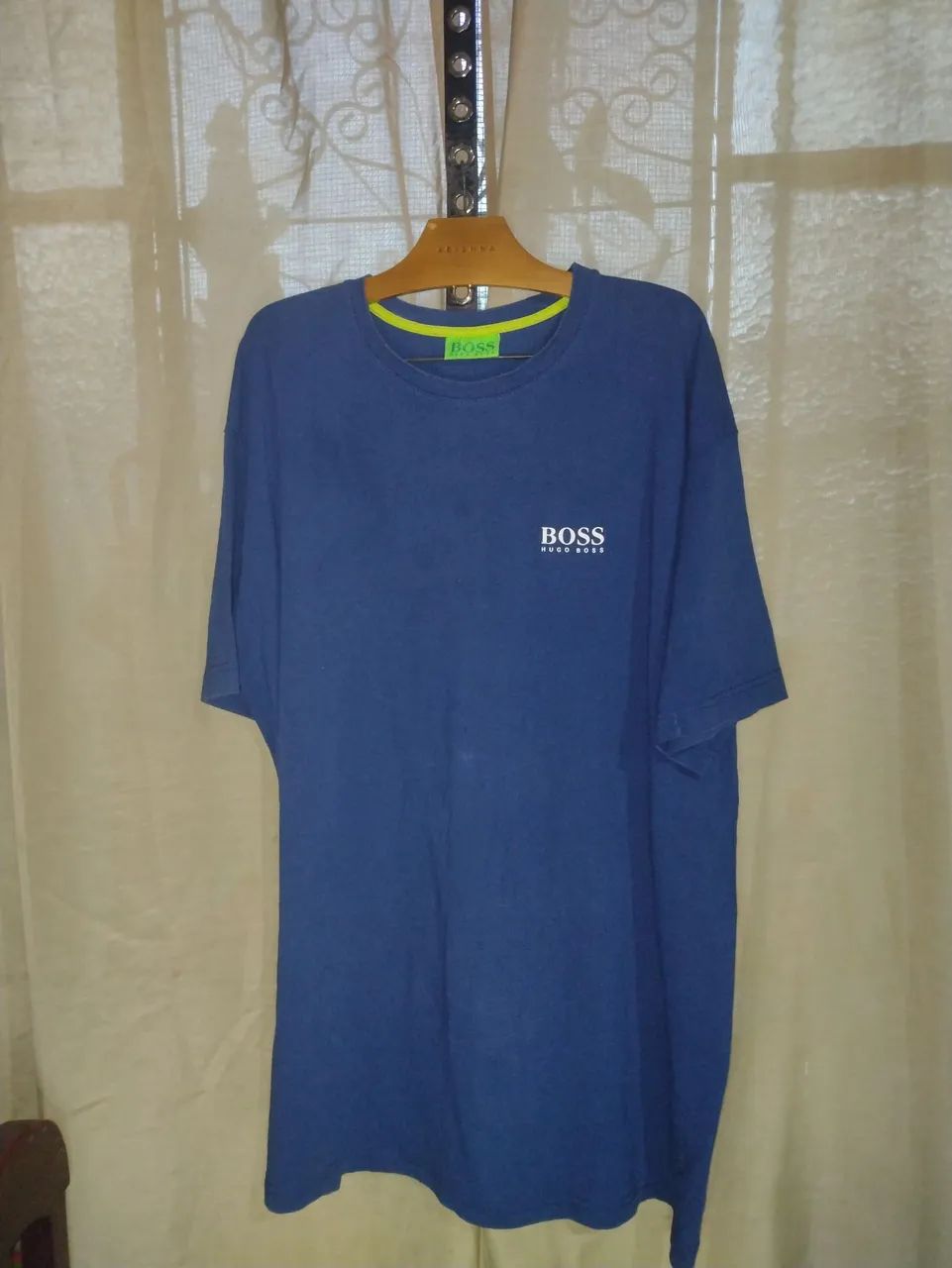 Camisa de malha Hugo Boss.