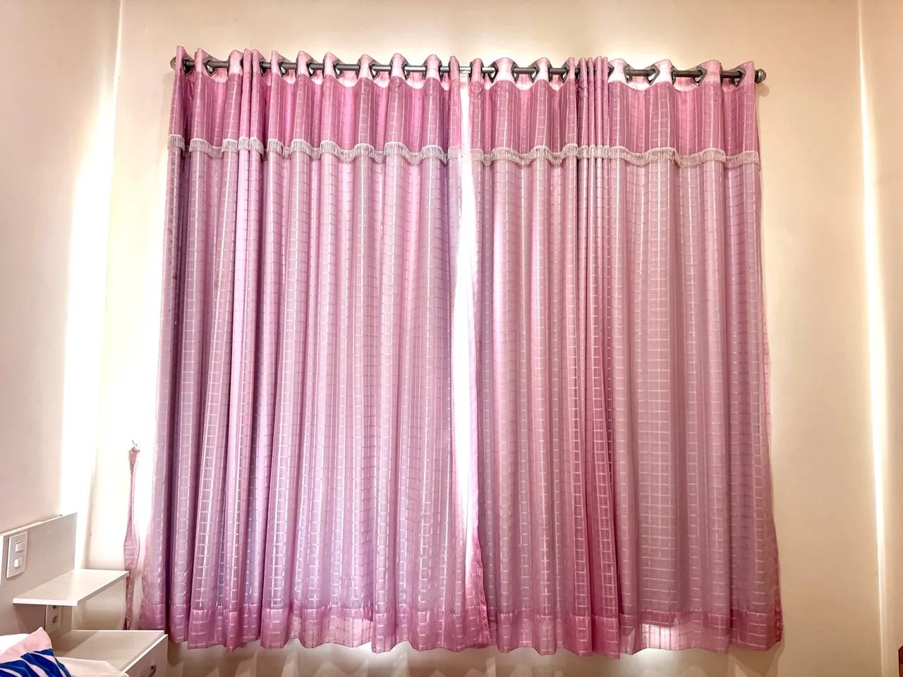 Cortina com blackout rosa 
