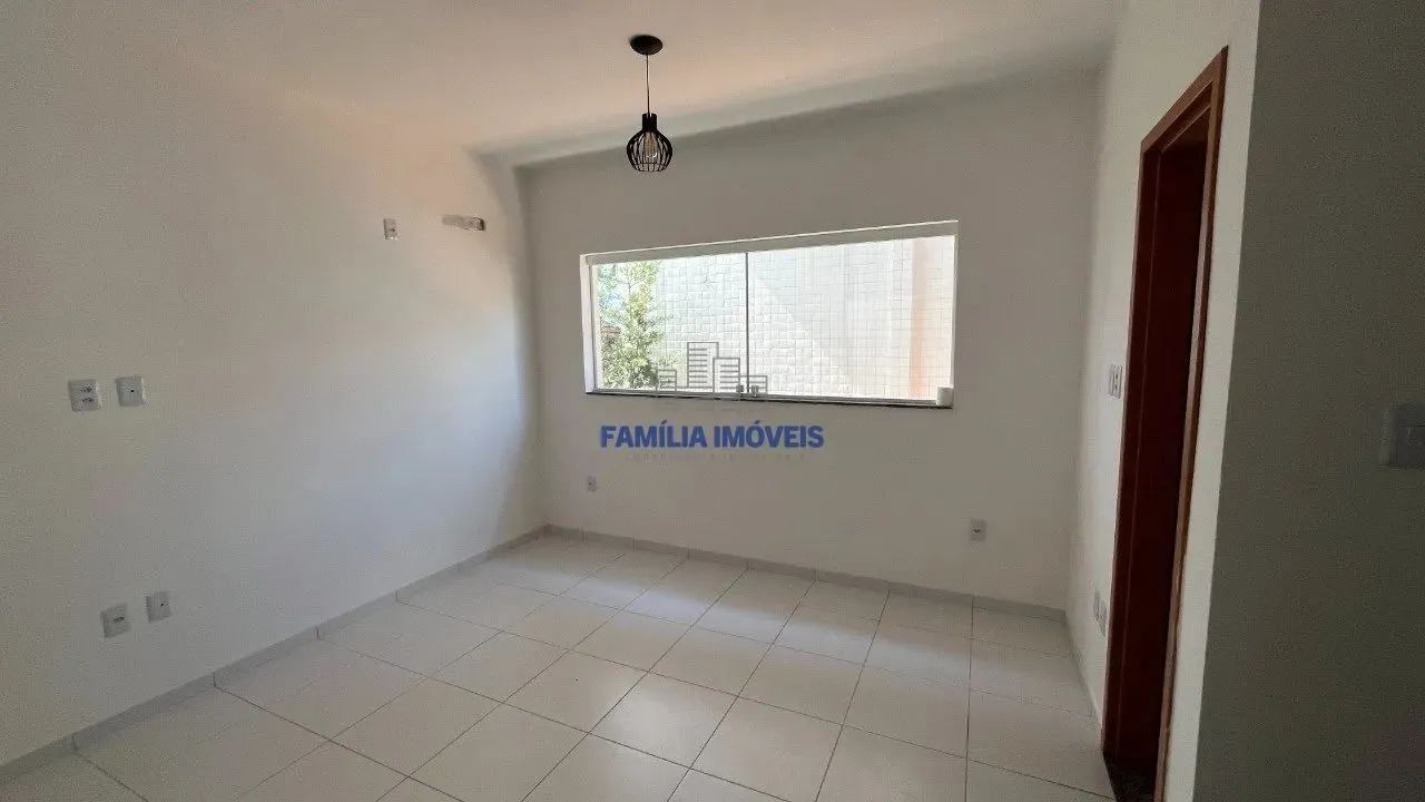 Sobrado novo à venda Santos Marapé 2 suítes quintal churrasqueira