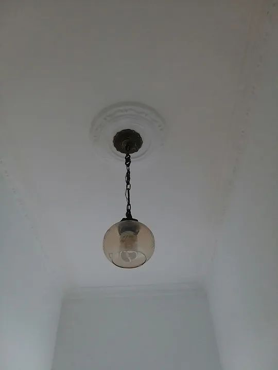 4 pendentes disponiveis de 1 lâmpada cada com bocal de vidro - Foto 2
