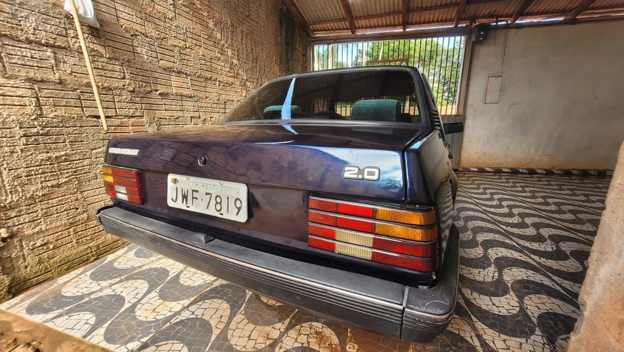 Vendo monza 90 completo funciona tudo