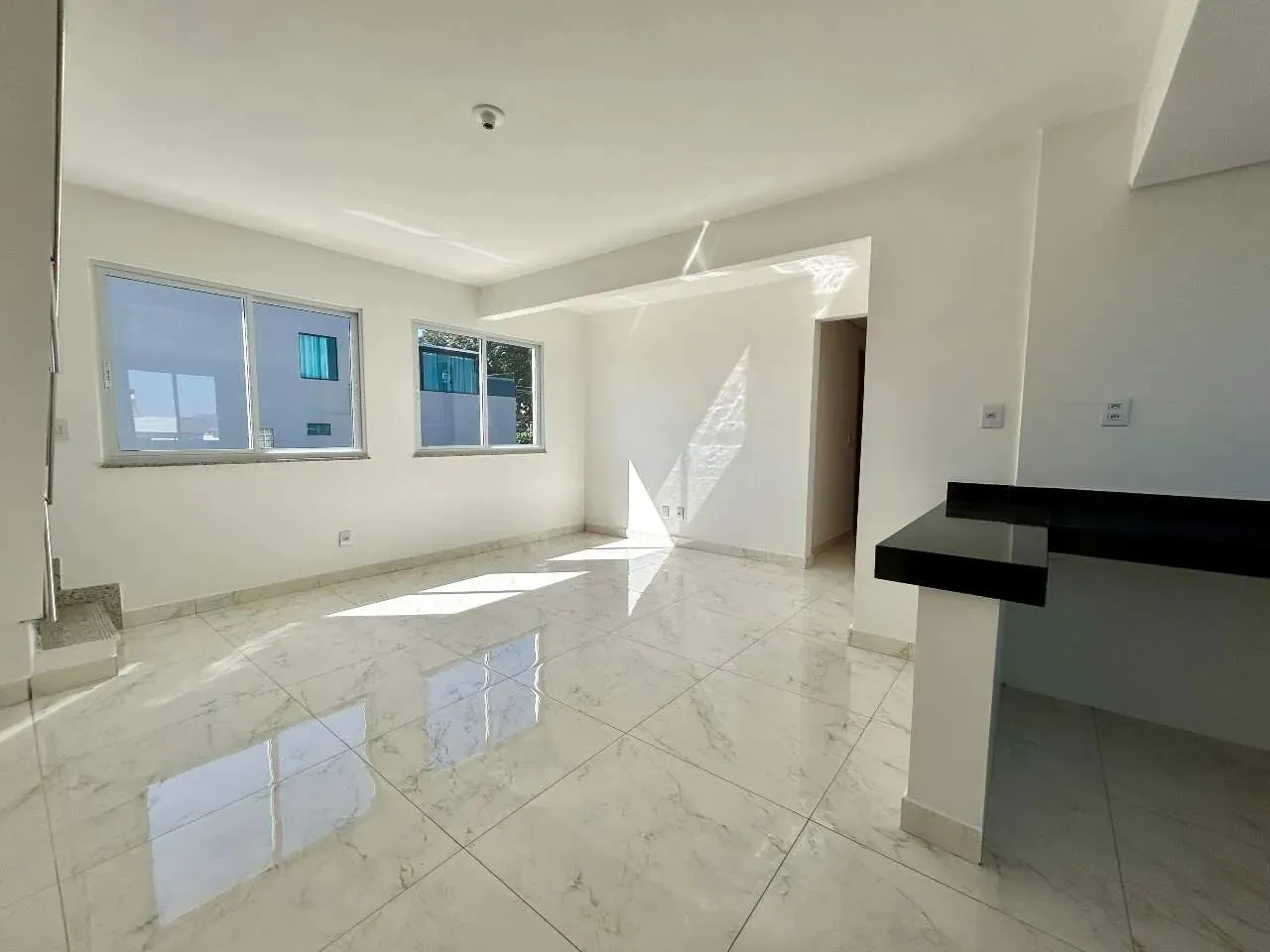 Cobertura à venda com 3 quartos, 2 vagas e uma vista de tirar o fôlego no Bairro Milionári