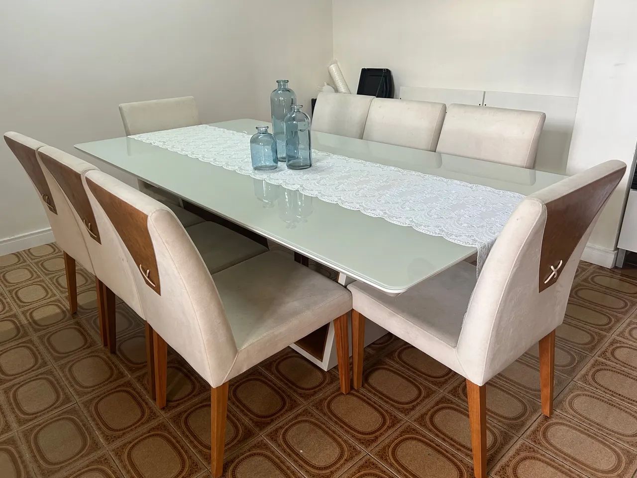 Mesa de Jantar 8 Cadeiras - Moderna e Elegante