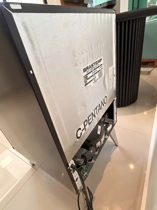 Frigobar Brastemp Retrô 76 L Preto 220V - Foto 6