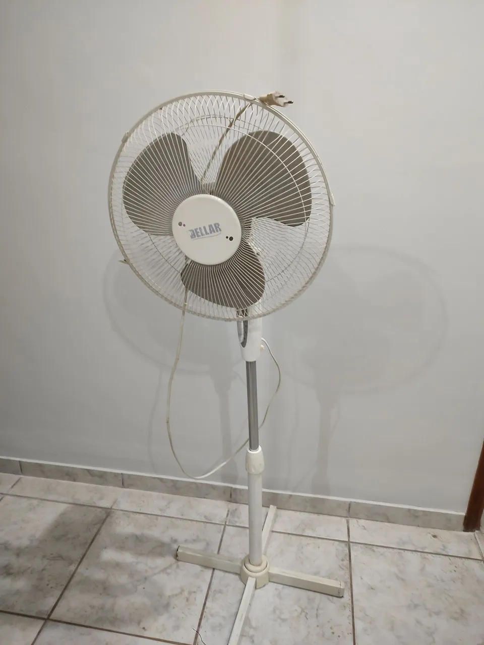 Ventilador de coluna Bollar - Usado