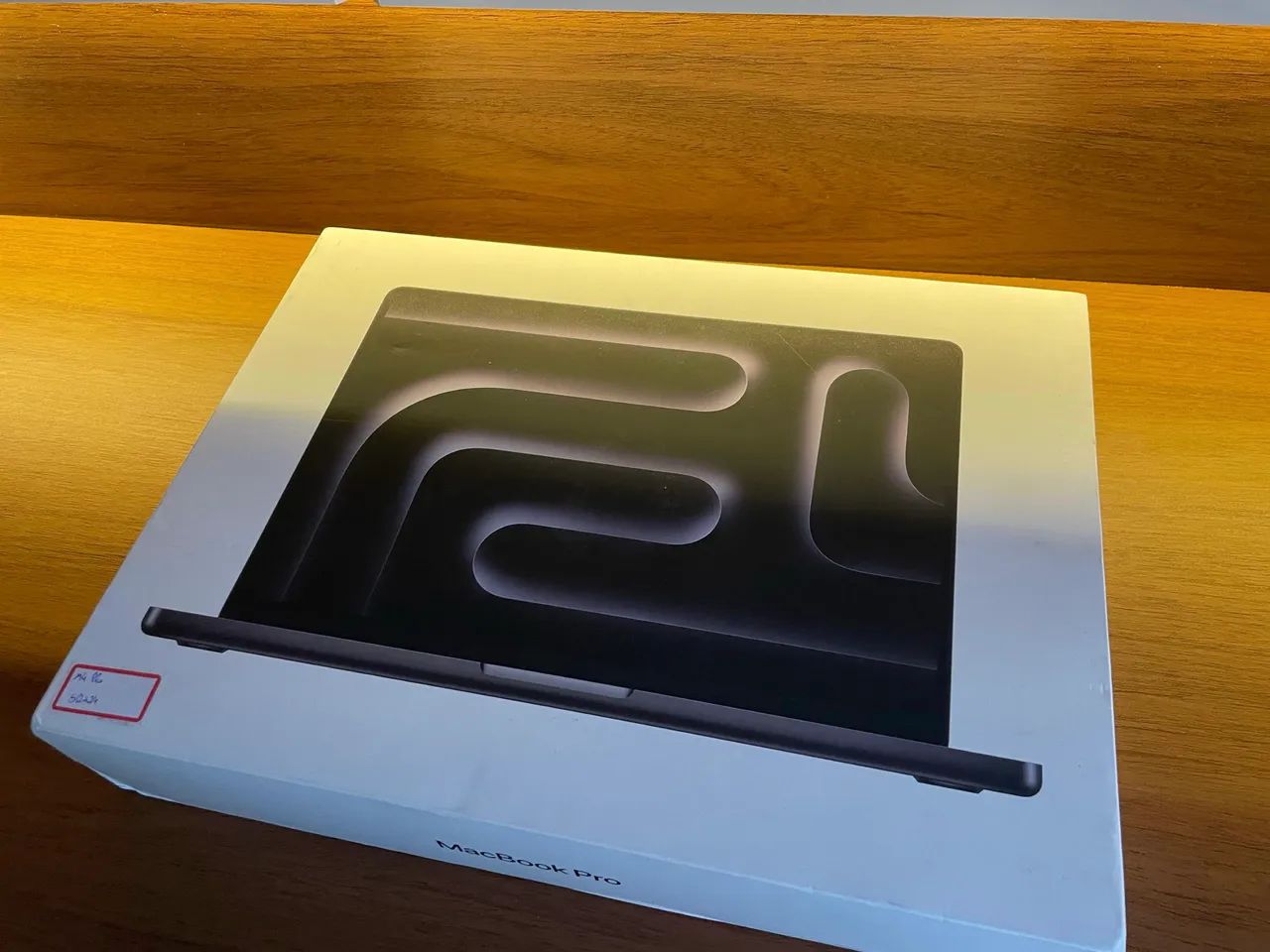Apple MacBook Pro M5 1TB SSD 16GB DE RAM LACRADO 