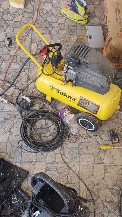 Vende-se compressor semi-novo