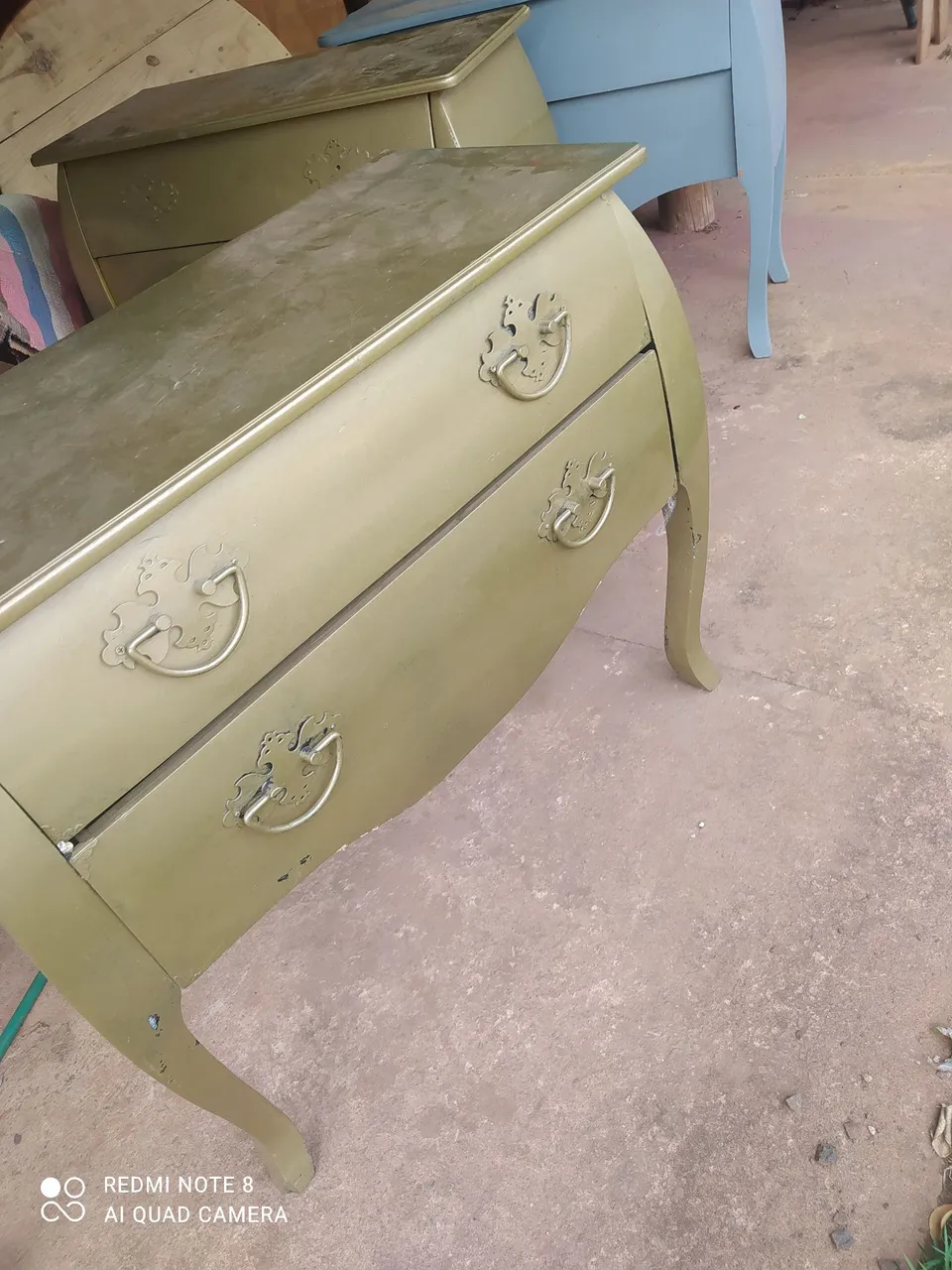 Cômoda Clássica Verde com Gavetas