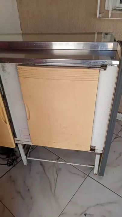 Balcão refrigerado gelando