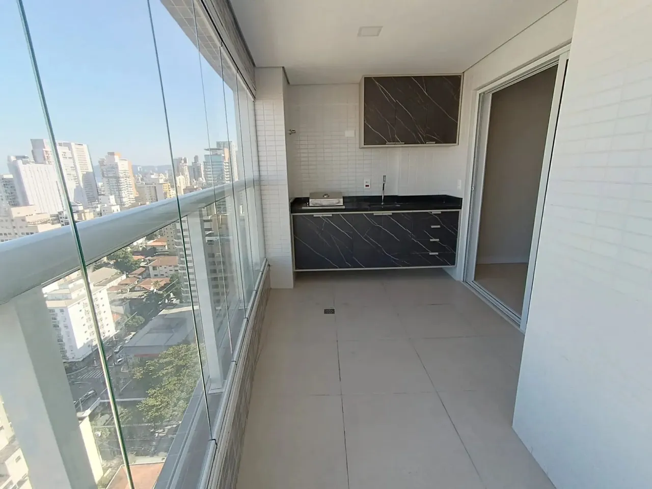 Imóvel para aluguel possui 65 metros quadrados com 2 quartos em Boqueirão - Santos - SP