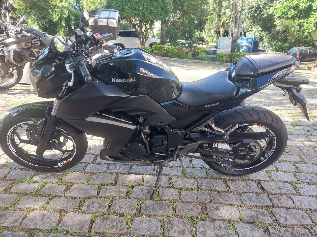 Motos KAWASAKI Z 300 no Brasil