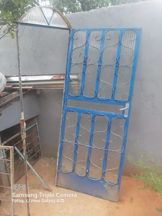 Kit 2 portas com vidro,1 portão de grade 1 janela com vidro - Foto 6