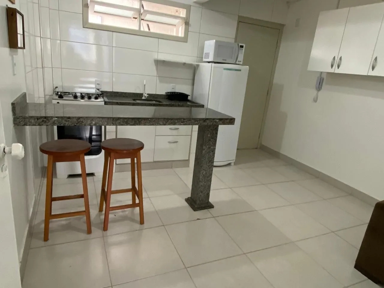 ALUGO KITNET PRÓXIMO AO SHOPPING ITAGUAÇU