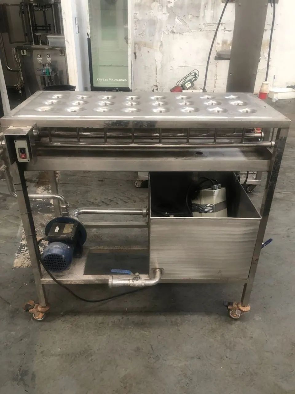 RINSER 24 bicos Marca AGM com Resistência<br>Com resistência no tanque <br>Marca AGM<br>4.500,00