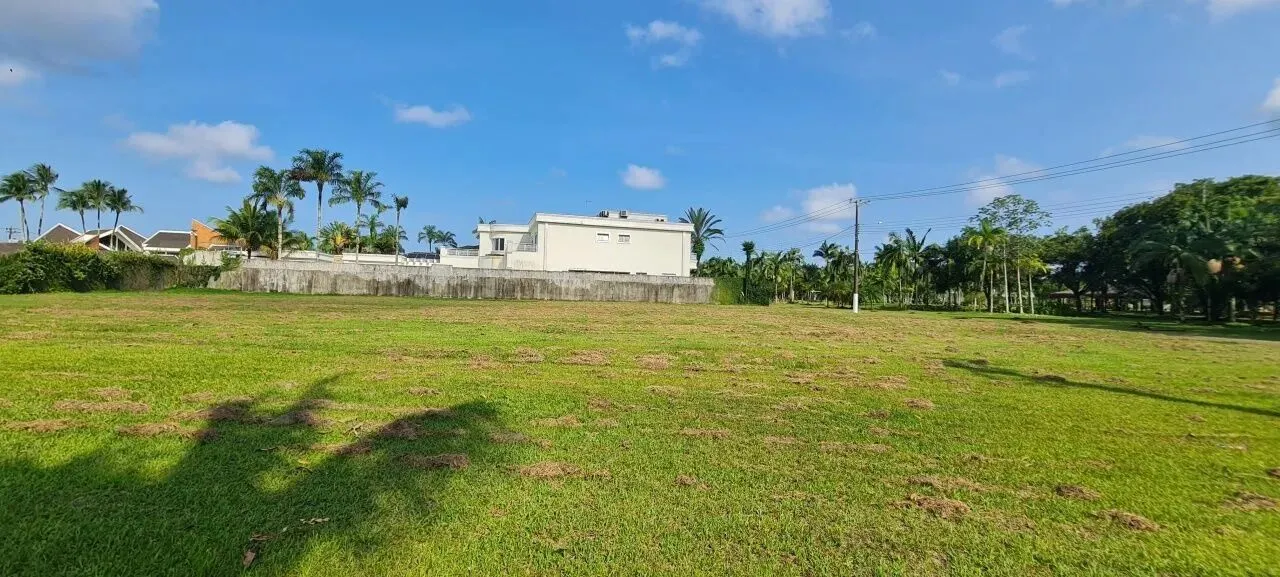 Terreno de esquina À VENDA no Condomínio Jardim Acapulco 1 - Guarujá