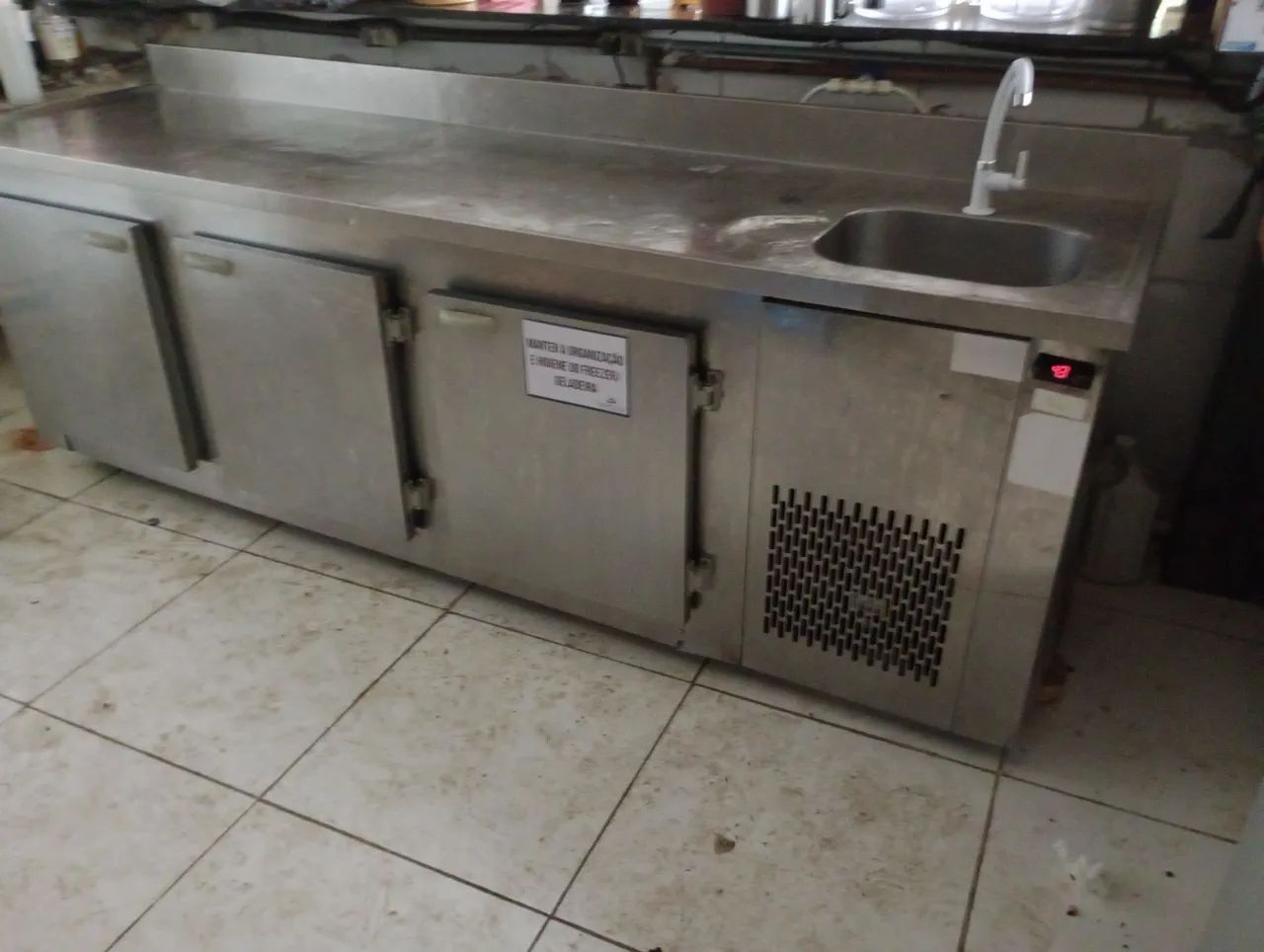 Balcão refrigerado inox com pia  - Foto 2