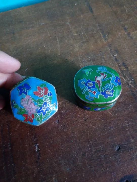 Antigo par de porta anel/ jóias em metal e cloisone <br><br>3 cm<br> - Foto 3