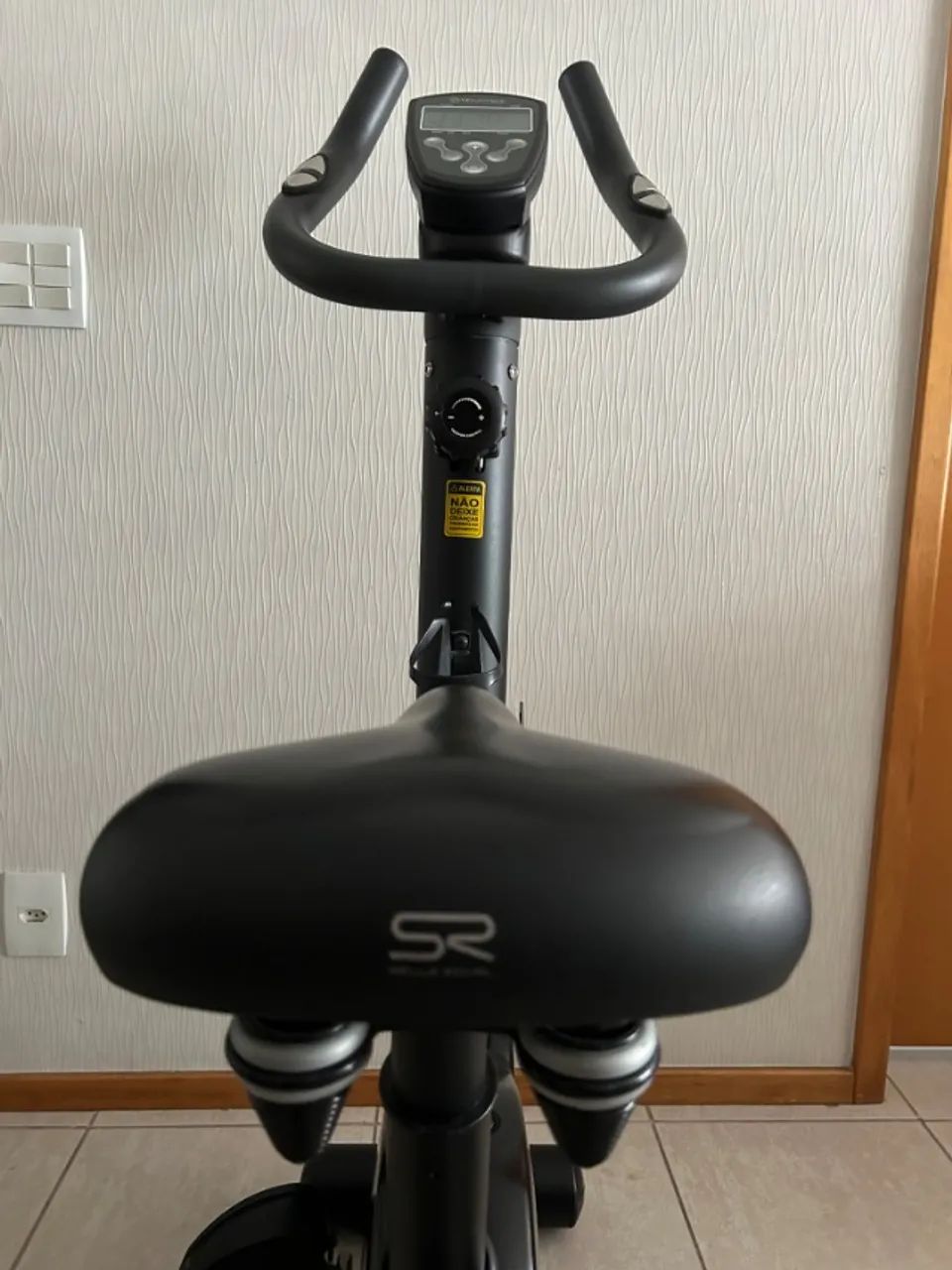 Bicicleta Ergométrica Vertical Movement V3 Residencial - Foto 4