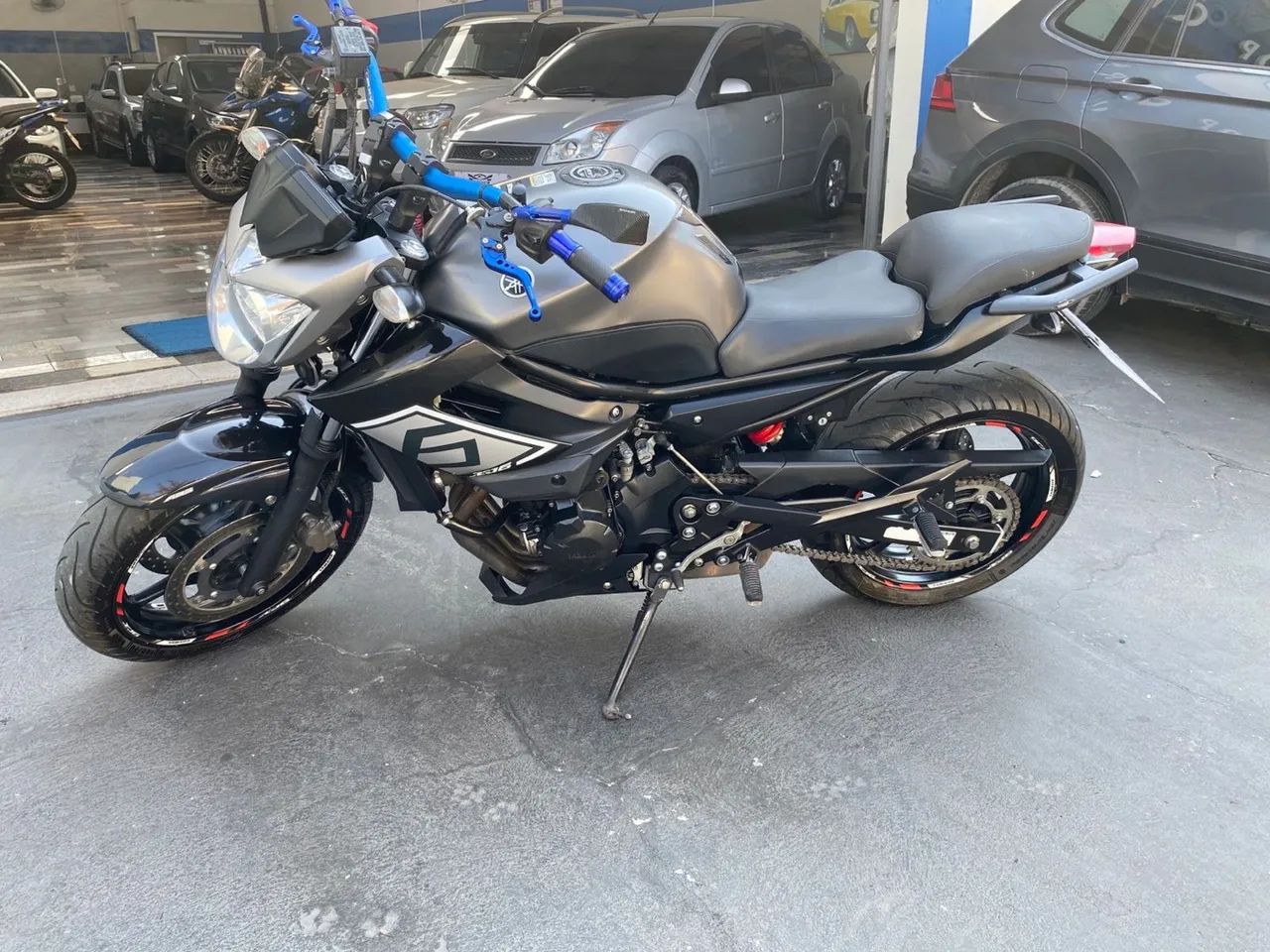 Xj6 N ABS 2019