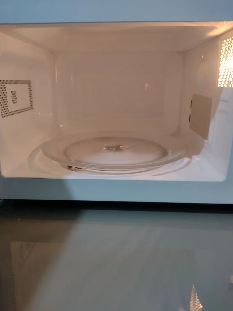 Microondas Midea 20 litros, modelo atual. - Foto 2