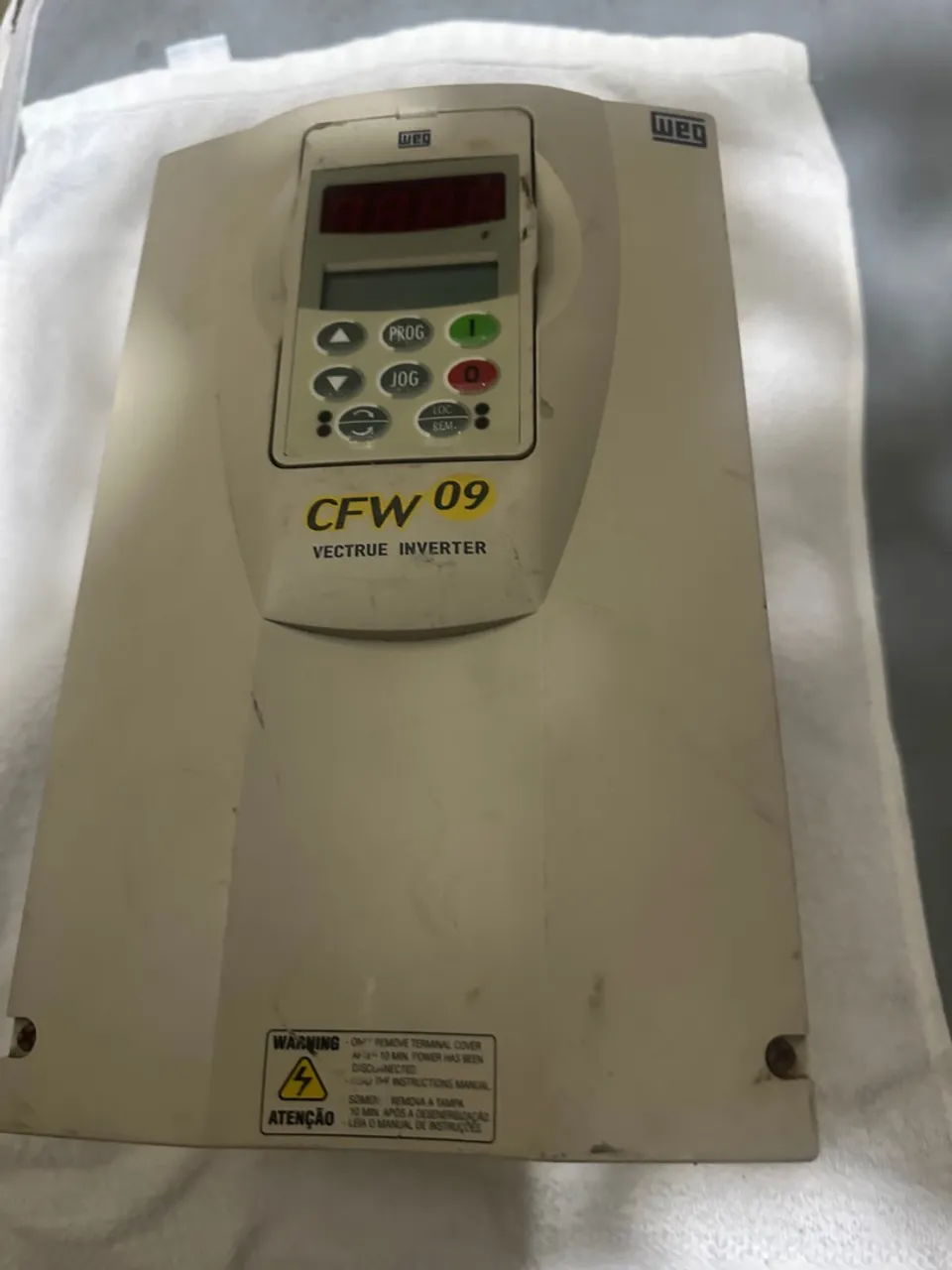 Inversor de frequência 220v cfw09 pra motor 10cv