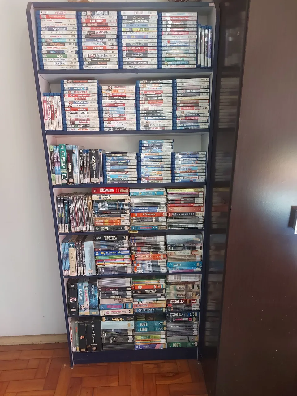 Vendo series ,dvds e bluray em bom estado de uso