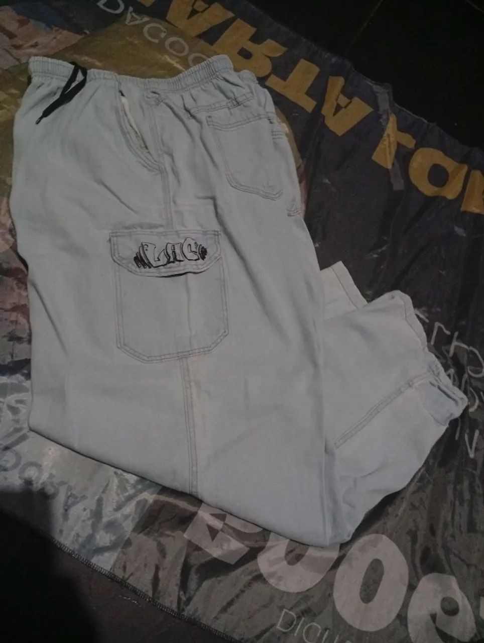 Calça Cargo Branca Confortável e Estilosa - Foto 3