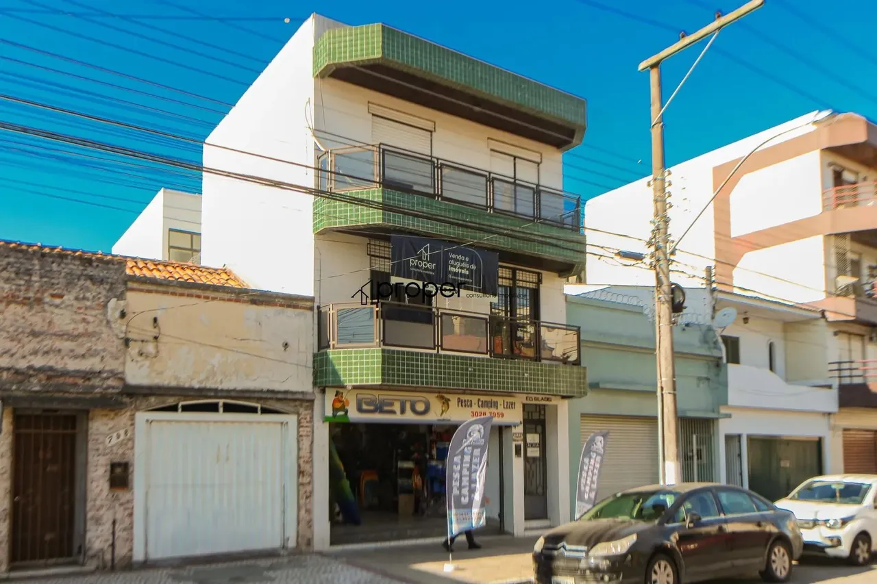 Apartamento com sacada para aluguel no Centro - Pelotas/RS